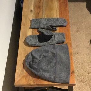 Brooks lightweight hat and mittens